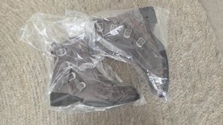 Botines serraje gris con hebillas