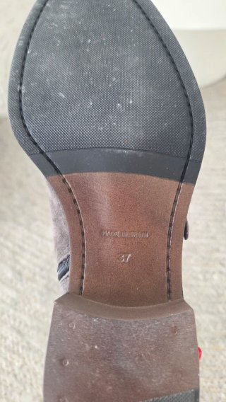Botines serraje gris con hebillas