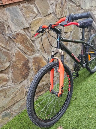 Bicicleta B'TWIN Rockrider 500 24" Negra Naranja