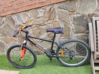 Bicicleta B'TWIN Rockrider 500 24" Negra Naranja