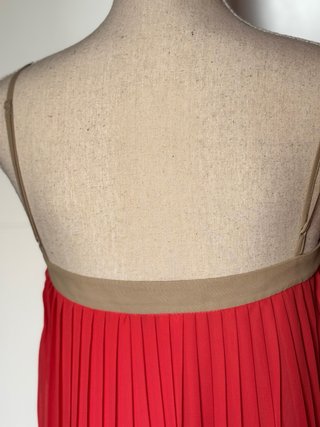 Blusa plisada Mango coral y beige