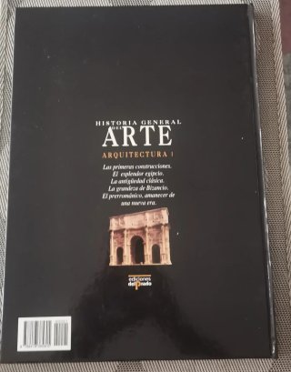 Historia General del Arte, 3 volúmenes de la obra.