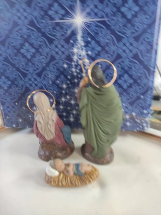 Belén 3 figuras: María, José y Niño Jesús