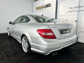 Mercedes-Benz Clase C 2012 ¡PACK AMG Y NACIONAL!