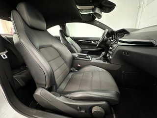 Mercedes-Benz Clase C 2012 ¡PACK AMG Y NACIONAL!
