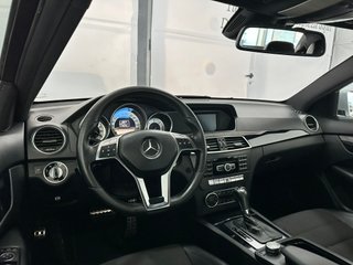 Mercedes-Benz Clase C 2012 ¡PACK AMG Y NACIONAL!
