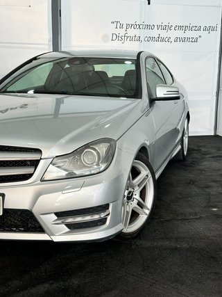 Mercedes-Benz Clase C 2012 ¡PACK AMG Y NACIONAL!