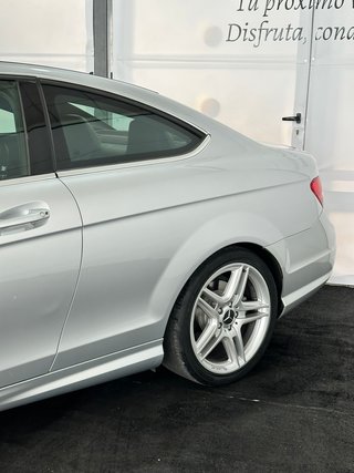 Mercedes-Benz Clase C 2012 ¡PACK AMG Y NACIONAL!
