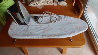 Plancha y tabla de planchar de sobremesa