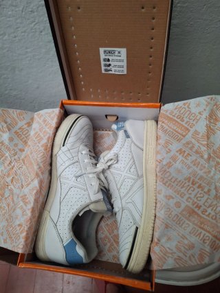 Zapatillas Munich Mujer Blancas y Azules
