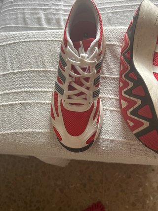 Zapatillas Adidas Rojas y Blancas