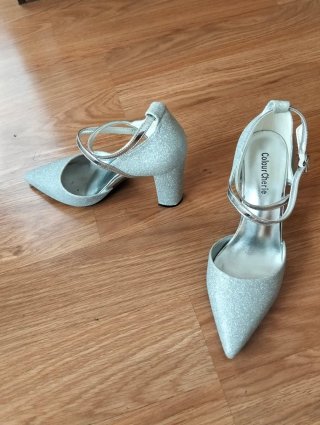 Zapatos de tacón plateados talla 37