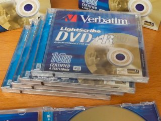 15 DVD+R Verbatim   10 CD Benq Todos LightScribe