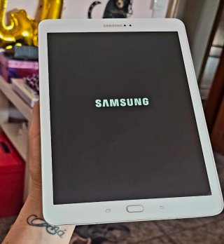 Tablet Samsung Galaxy Tab S2 SM-T813 Cargador+Pen