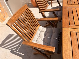 Conjunto mesa y sillas de teka