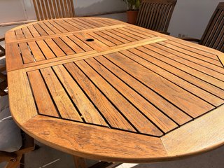 Conjunto mesa y sillas de teka