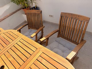 Conjunto mesa y sillas de teka