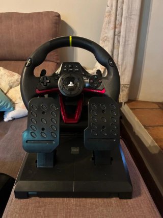 Volante y Pedales HORI PS4,