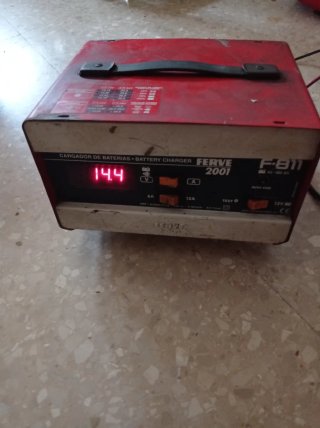 Cargador Baterías Ferve F-811 2001