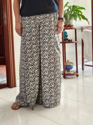 Pantalón largo estampado floral, talla grande