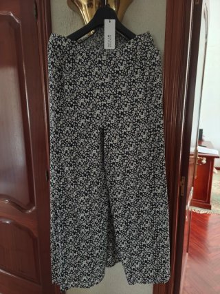 Pantalón largo estampado floral, talla grande