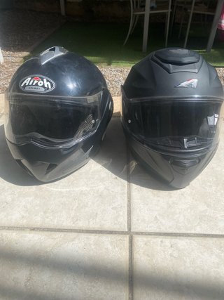 Cascos de Moto Airoh y Otro Negro
