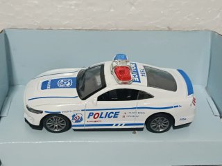Coche 1:43 Policía Americana