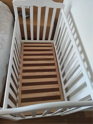 Cuna blanca infantil con osito y colchon nuevo