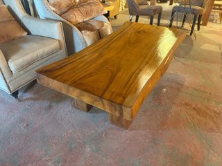 Impresionante Mesa de centro de madera teca maciza