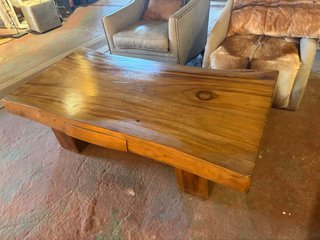 Impresionante Mesa de centro de madera teca maciza