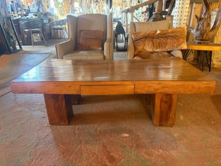Impresionante Mesa de centro de madera teca maciza