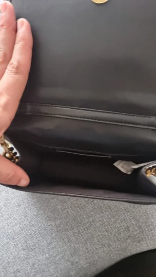 Bolso negro acolchado Stradivarius cadena dorada
