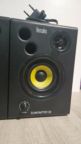 Altavoces Hercules DJMonitor 32 Negros