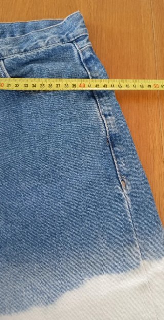 Pantalón vaquero corto tie-dye