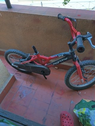 Bicicleta Monty 165 Roja y Negra