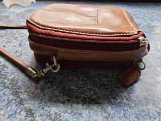Bolso de piel marrón