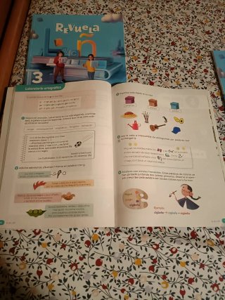 Libros SM edición Revuela 3° Primaria.