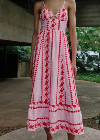 Vestido Zara bordado perforado