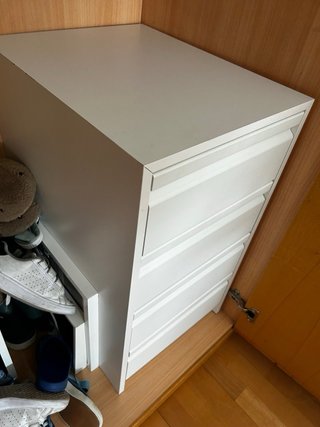 Cajonera de madera blanca