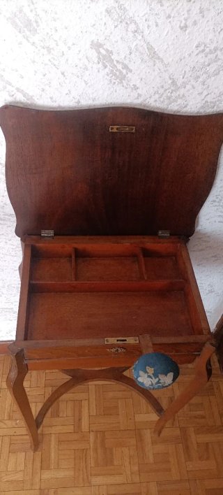 Mesa costurero antigua madera