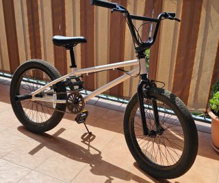 Bicicleta BMX 20 blanca
