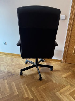 Silla de oficina Ikea giratoria negra