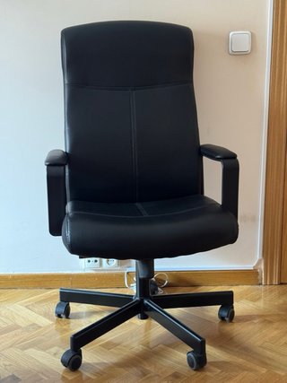 Silla de oficina Ikea giratoria negra