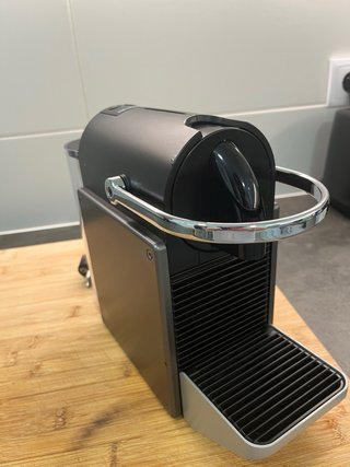 Cafetera Nespresso Negra