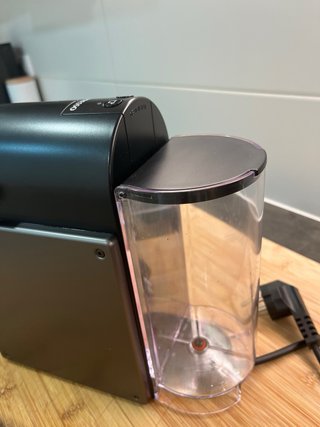 Cafetera Nespresso Negra