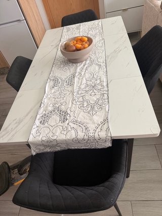 Mesa y 4 sillas