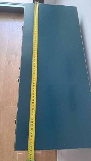 Consola Oriental Azul con Detalles Dorados