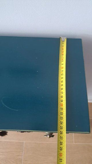 Consola Oriental Azul con Detalles Dorados