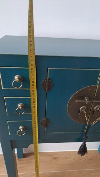 Consola Oriental Azul con Detalles Dorados
