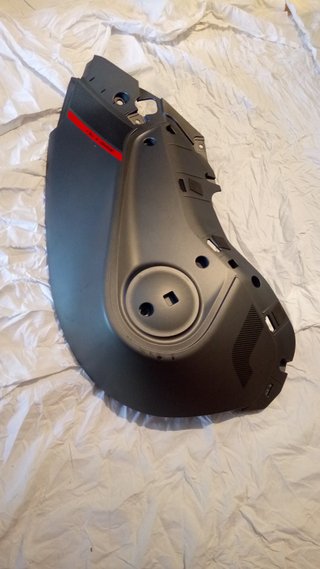 Lateral Depósito Benelli Leoncino 125